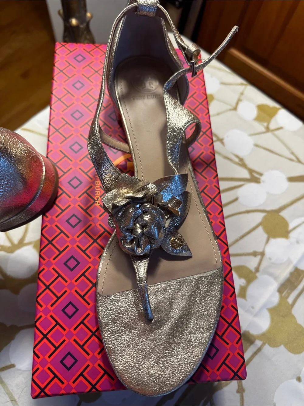 Tory Burch Metallic Gold Floral T-Strap Sandals - Women, NIB, Size 11 with bag